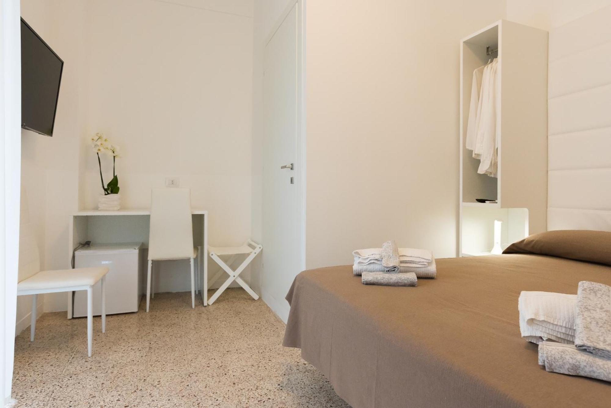 Hotel Ninfea Каттолика Экстерьер фото