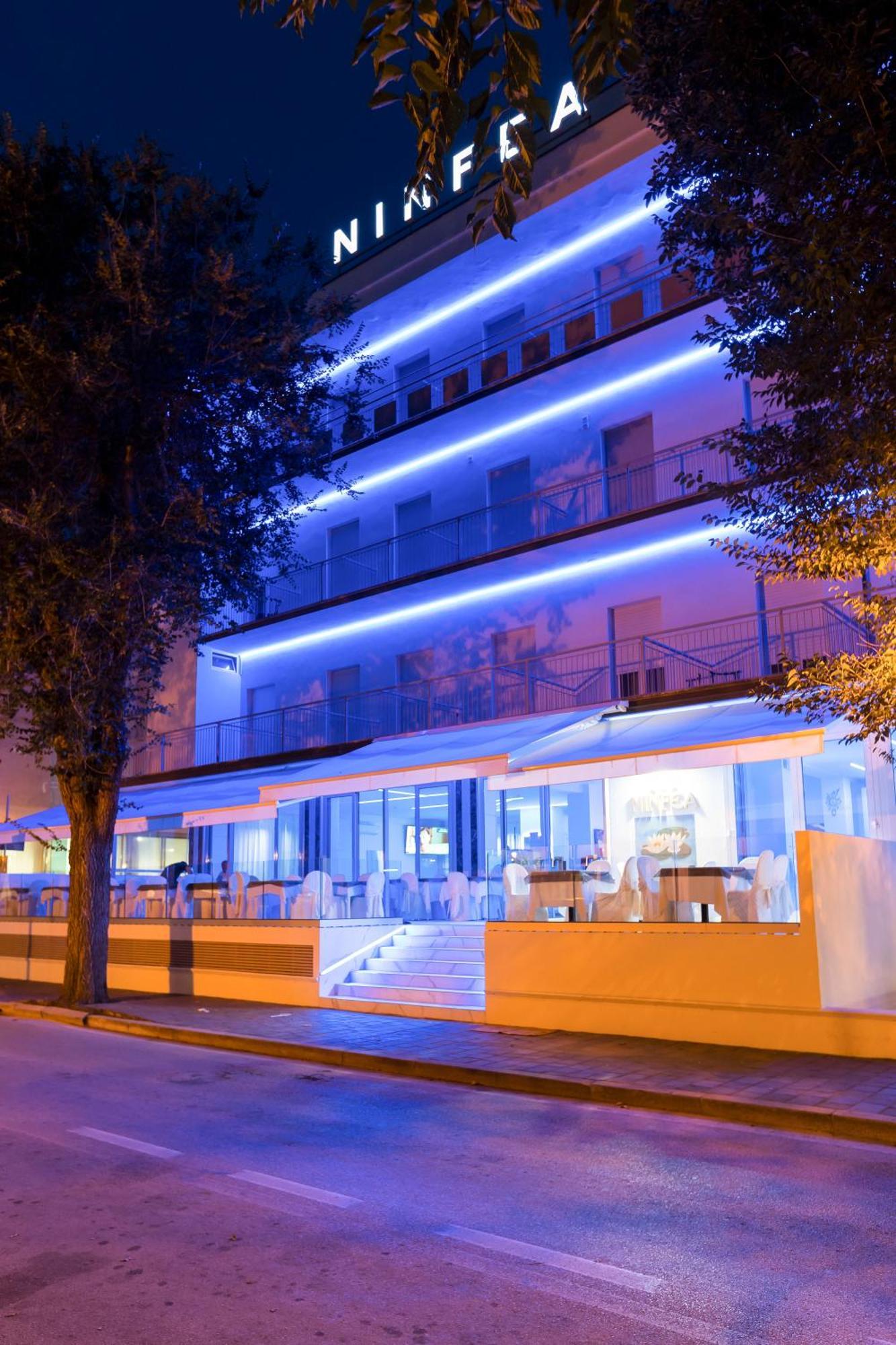 Hotel Ninfea Каттолика Экстерьер фото